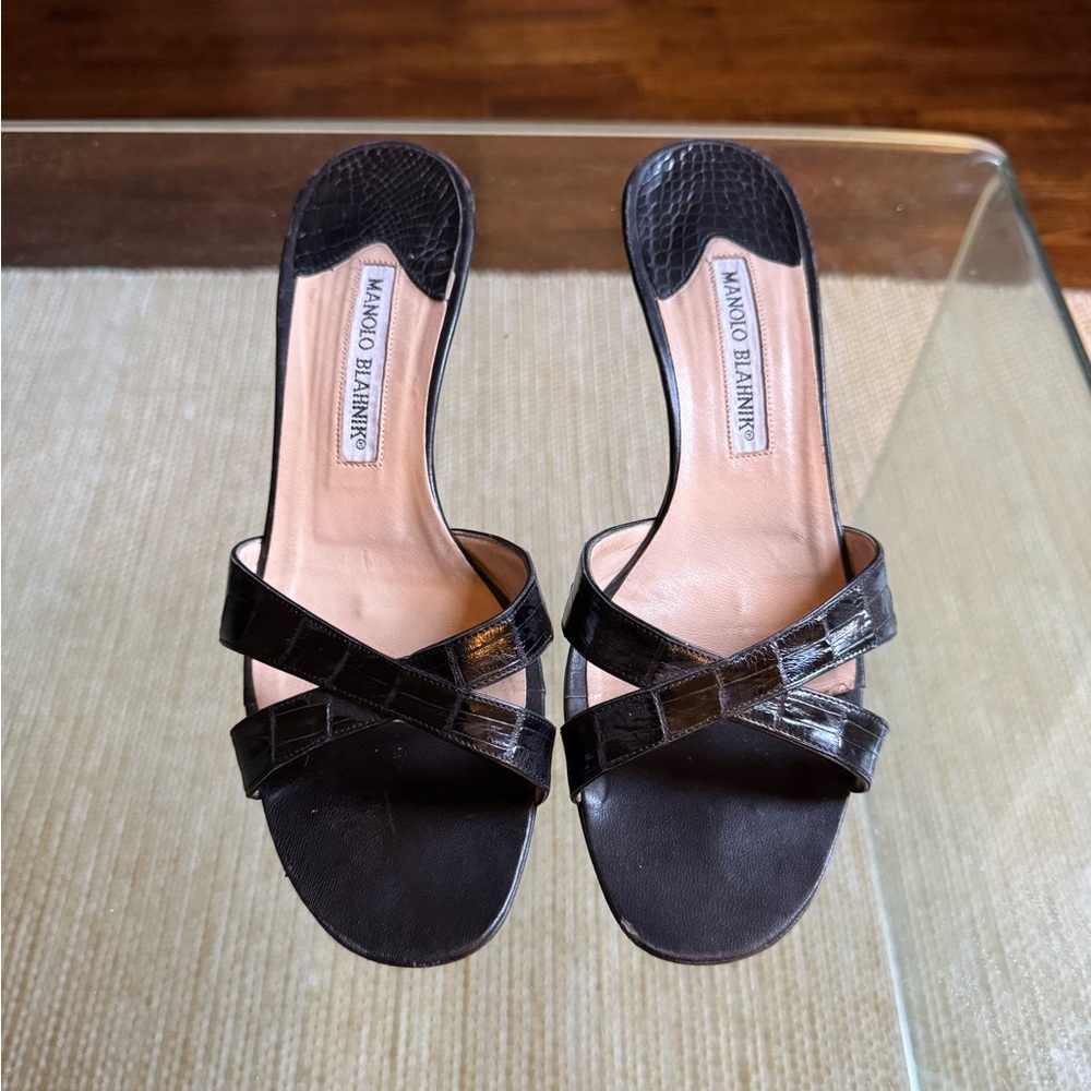 Manolo Blahnik Croc Leather Black Kitten Heels in Size 38 / US 8